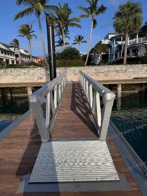 Marine-grade Aluminum Alloy 6061 T6 Gangway with 1.1m Height Handrails and Bolted Installation for Floating Docks