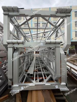 Aluminiowy trap morski o nośności 400 kg/m2, żywotności 15–20 lat i pokryciu antypoślizgowym dla pływającego doku